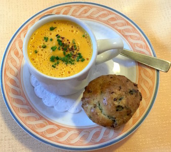 Emulsion de carottes, zestes d'oranges, brioche au lard