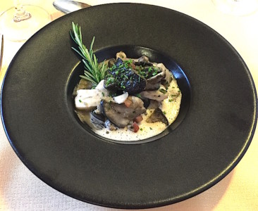 Cassolette de marjolus et de morilles, sauce tomates, échalote