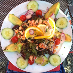 Salade avocat-écrevisses