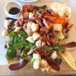 Salade automnale au magret de canard et à la raisinée