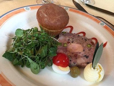 Terrine de chevreuil aux pistaches et au foie gras