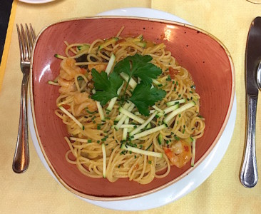 Spaghettis aux gambas et courgettes
