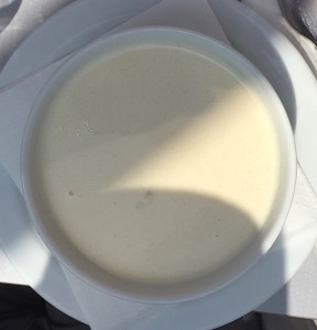 Ajo blanco (soupe à l'ail)