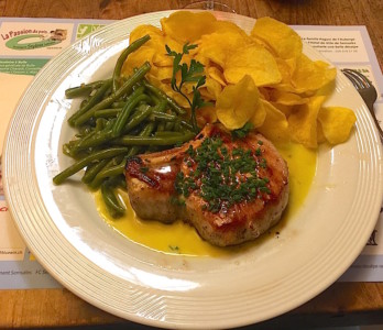 Côte de porc au menu