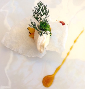 Ecume de chou-fleur sur tartare de poisson fumé