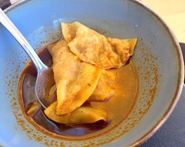 Raviolis de homard au jus de crustacés